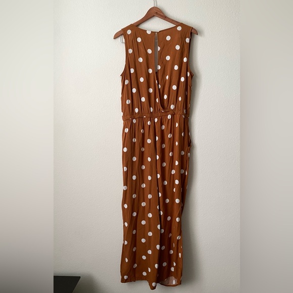 Old Navy polkadotted romper - Picture 2 of 5